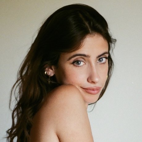 Raya Carmona star art gallery