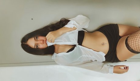 rravaaaaa star hot pics