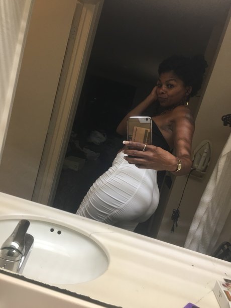 Rhonda Dunn nude star photos