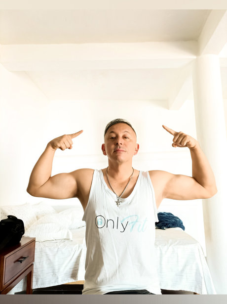 ReyPazuzuXxX free pornstar img