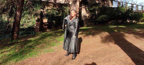 reina leather high quality model picture