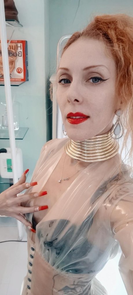 Regina Milano Dom pornstar exclusive photo