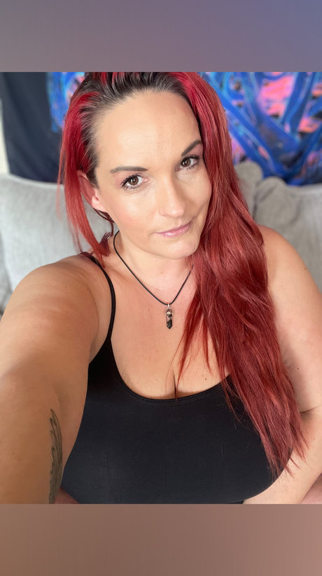 Red Thotimus Prime model xxx img