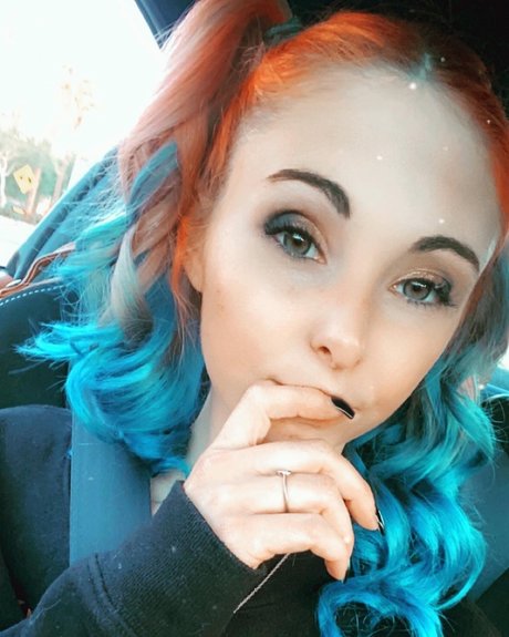 Redneck Barbie sexy pornstar image