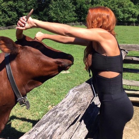 RedDevilDoll hd actress photos