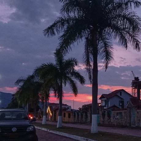 Red Aura best star photos