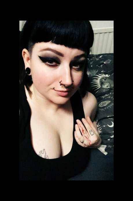 Recklessthot model sexy photo