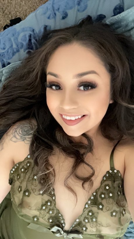 Mac Rose naked model pic