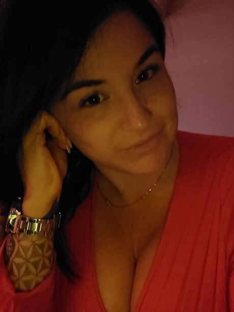 Rosa Querida model pic