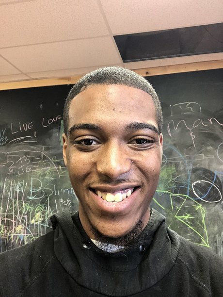 DaVante C model top photo