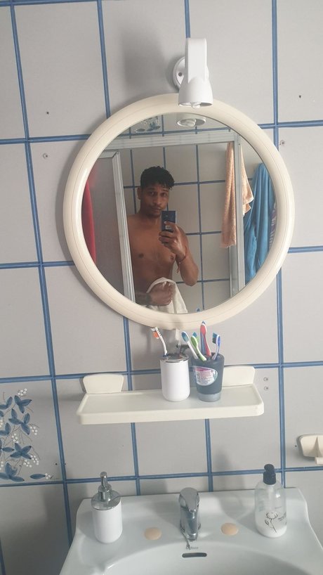 Romeo Sensation exclusive pornstar photo