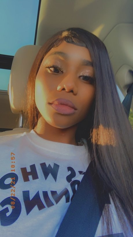 Rolze naked pornstar img