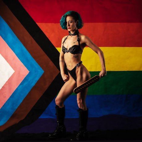 Mixtress Ryder model pretty picture