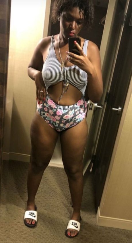 Tease queen_ adult actress image