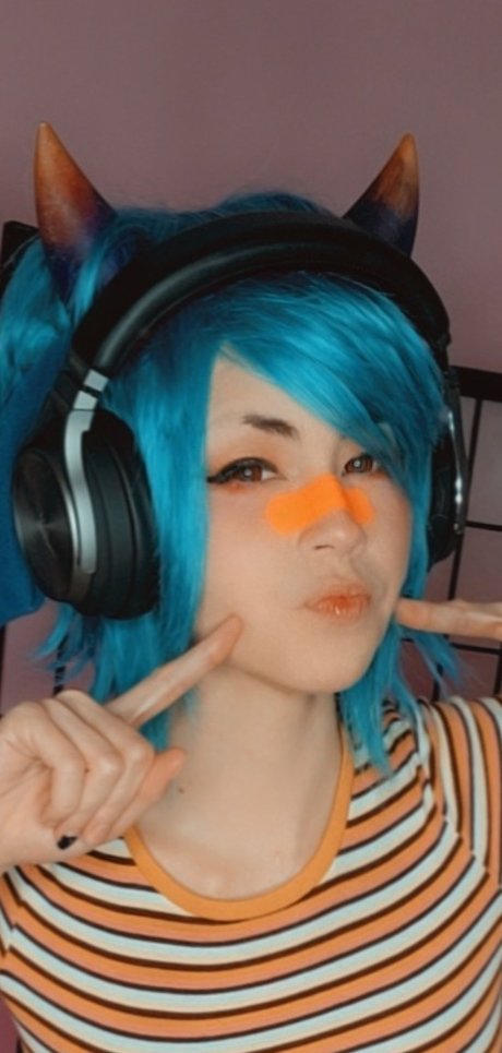 Riot naked star image