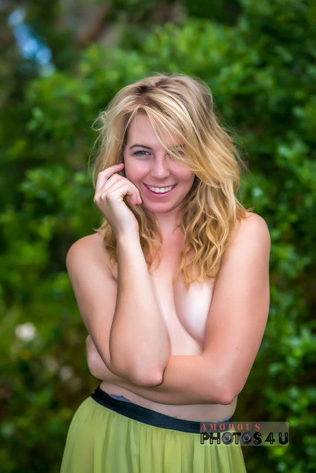 Riley Jade model adult pic