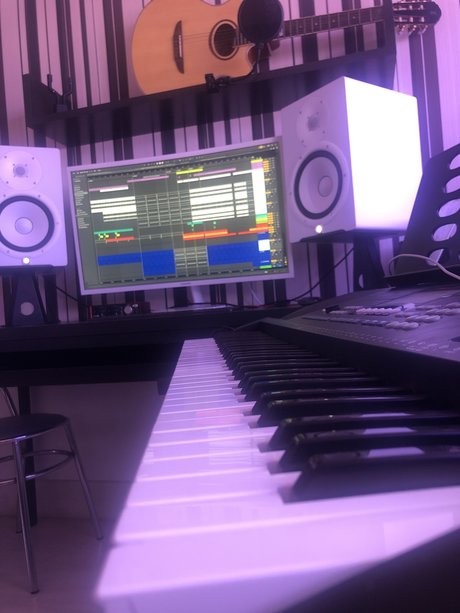 DJ Produtor Producer of E music star naked pics