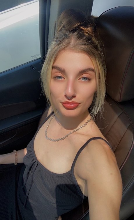 rieley_ star hot picture