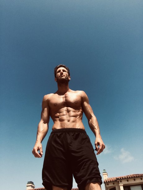 Ryan Mclane pornstar top photo