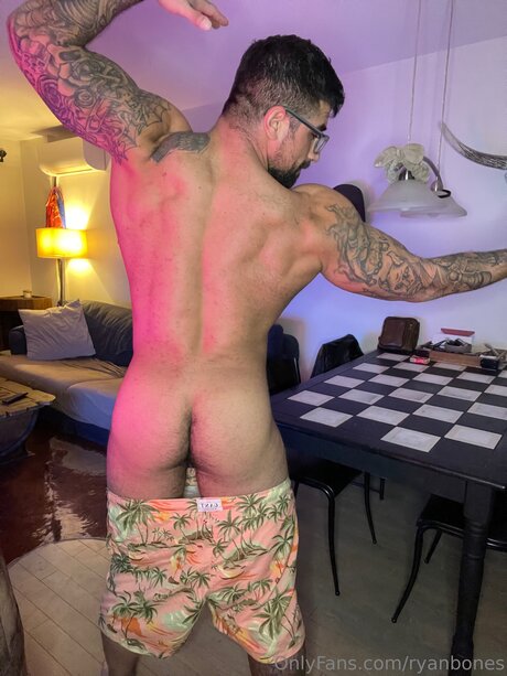 Ryan Bones top model archive