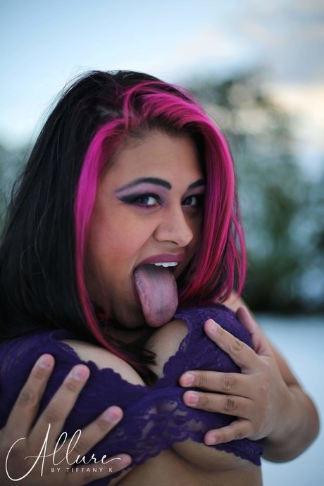 Curvy and fun_ star top archive