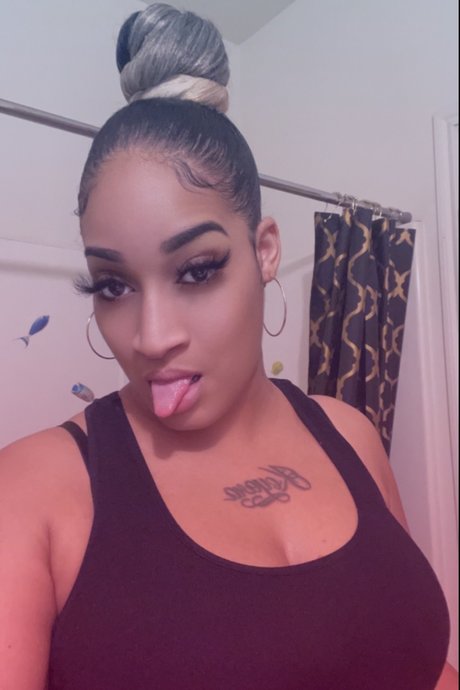 Candyyy_ xxx pornstar pic