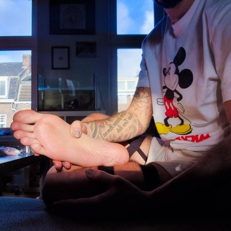 Royal Male Feet pornstar adult picture