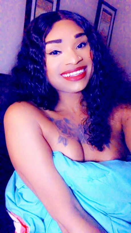 Chrissylicious pretty pornstar pic