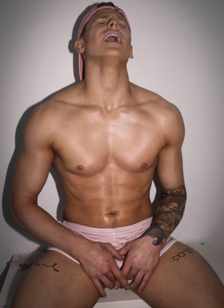 UhMatthew pornstar nudes pic