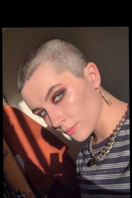 rottingcryptid sexy star photo