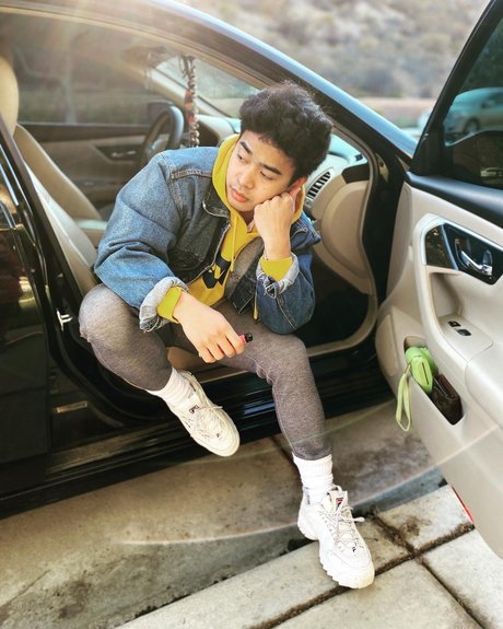 DUMPTRUCK top actress images