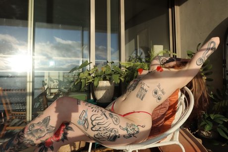 Rosie Jones_ art actress galleries