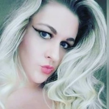 Rose Queen beautiful pornstar images