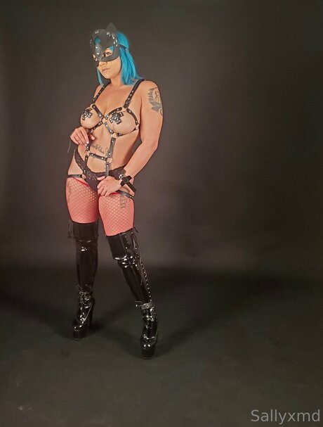 FREE LESBIAN D MME SQ RTER_ adult model image