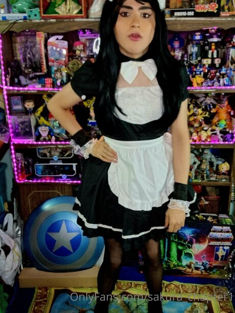 Waifu Karen Sakura star exclusive pictures