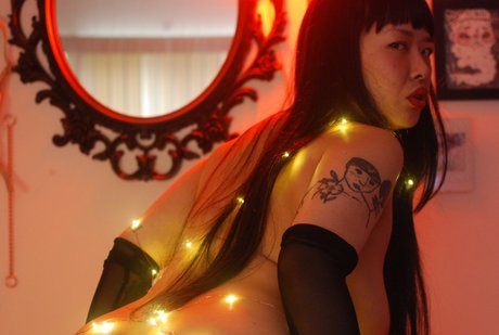 pink chains star nude photo