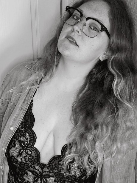 Sage Olivia VIP pornstar nude gallery