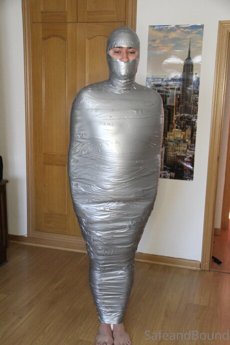 Safe and Bound top star archive