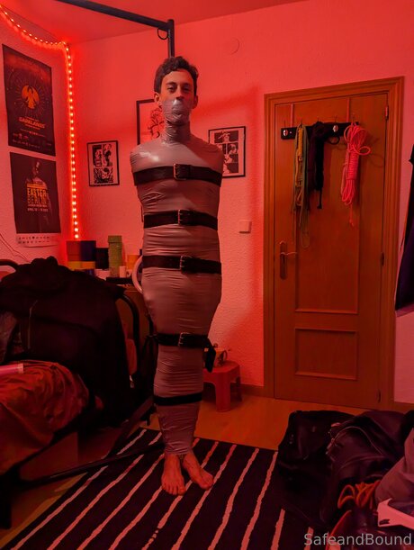 Safe and Bound high quality star pictures