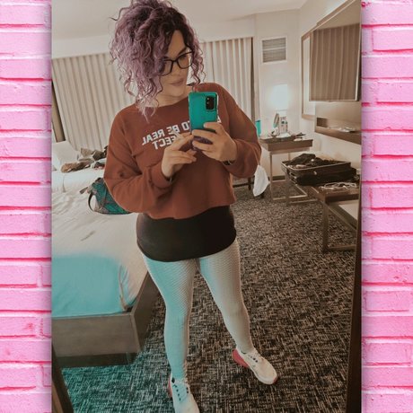 Sloan Peterson erotic actress pic