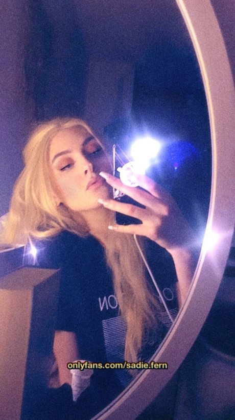 Sadie Fern pretty actress img