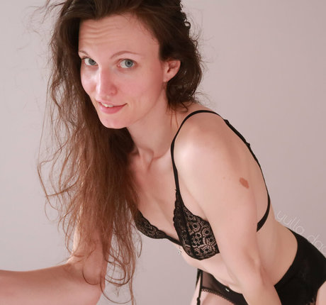 yulladao nude actress photo