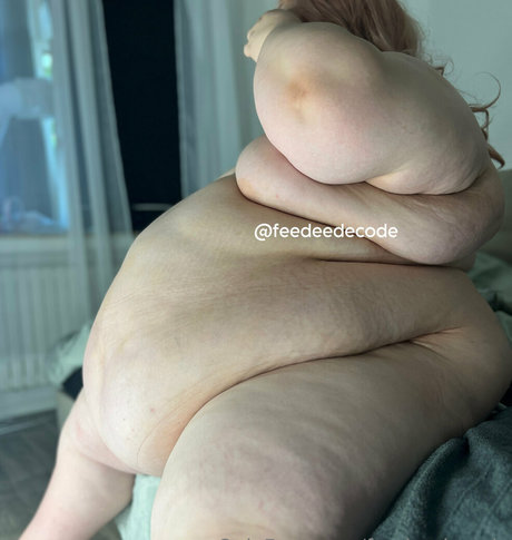 feedeedecode model hd pic