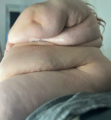 feedeedecode perfect model pic