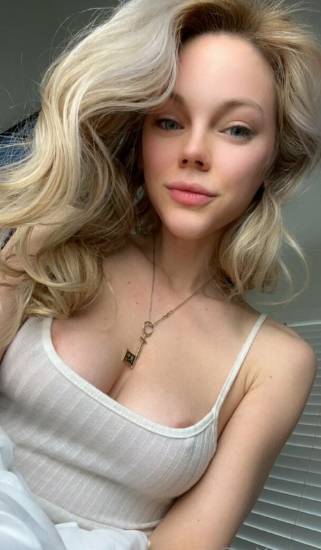 onlyora hd pornstar pic