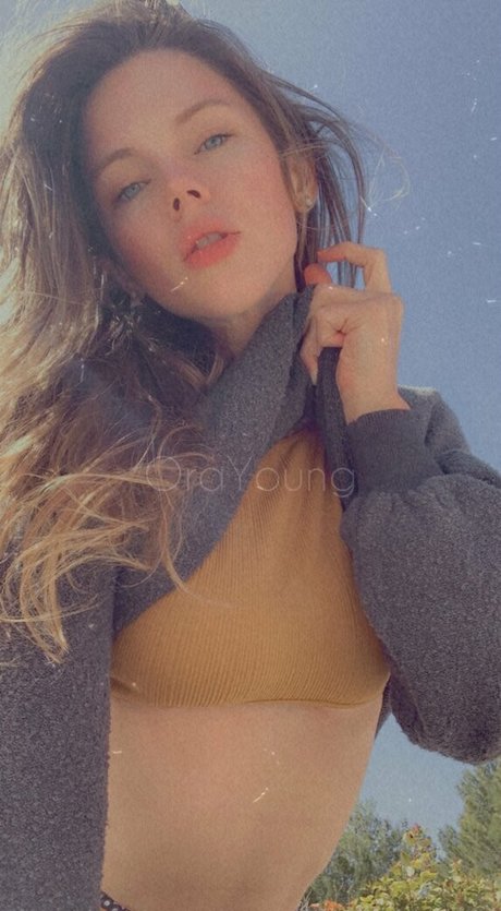 onlyora best model pic