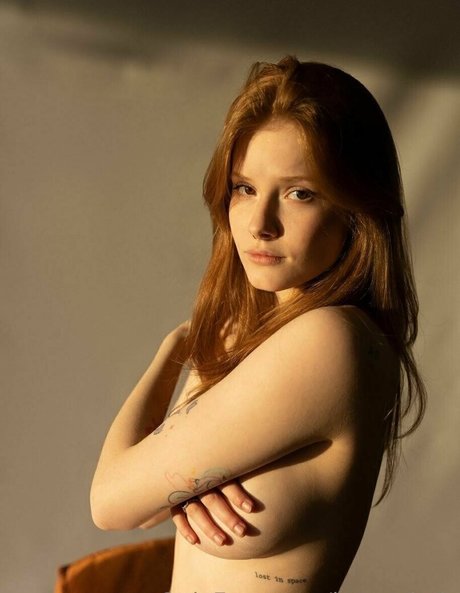 Katya Sitak exclusive star image