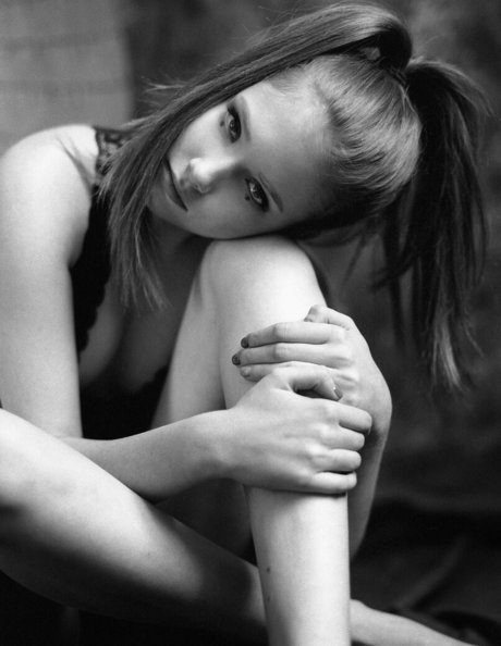 Katya Sitak hot actress image