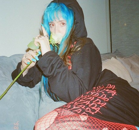 Ashnikko model hd image