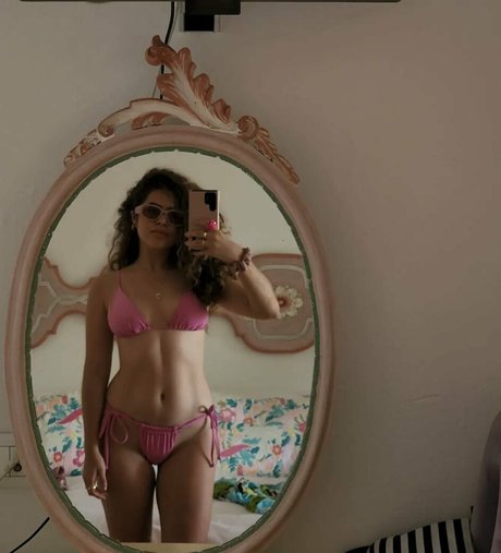 Maisa Silva hot star gallery